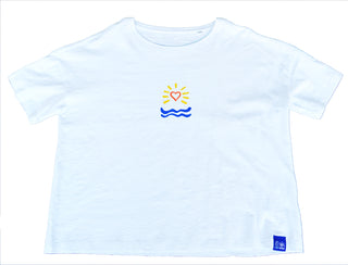 Helles, oversize Slub-T-Shirt von Josyland mit lockerer Passform und weichem Stoff, sichtbar im Bild.