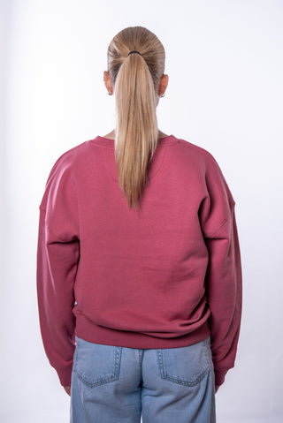 Großer Damen-Josyland Oversized-Sweatshirt, bequemes Sweatshirt in lockerer Passform, grau, vor einem Studio-Hintergrund fotografiert.