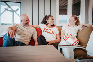 JOSYLAND Damen T-Shirt Sommer Vibes, leichtes Baumwollshirt mit buntem Sommerprint, casual und bequem getragen.