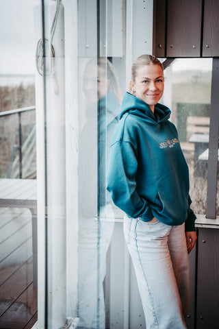Großer, unisex Kapuzenpullover von Josyland, bequemes Oversized Hoodie aus weichem Material, in lässigem Design.